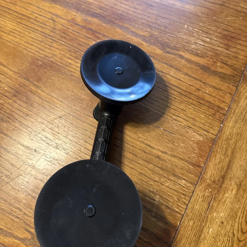 Double Suction Cup‎ Lifter 4-5/8 In. Diameter Up To 200LBS Glass, Tiles, Etc.